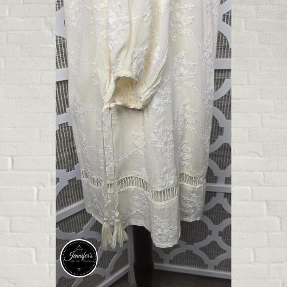 Astr Cream Off The Shoulder Floral Embroidered Ladder Trim Dress Size XS - Picture 9 of 13